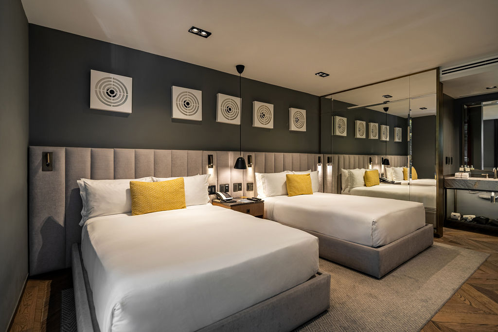 deluxed Signature Suite